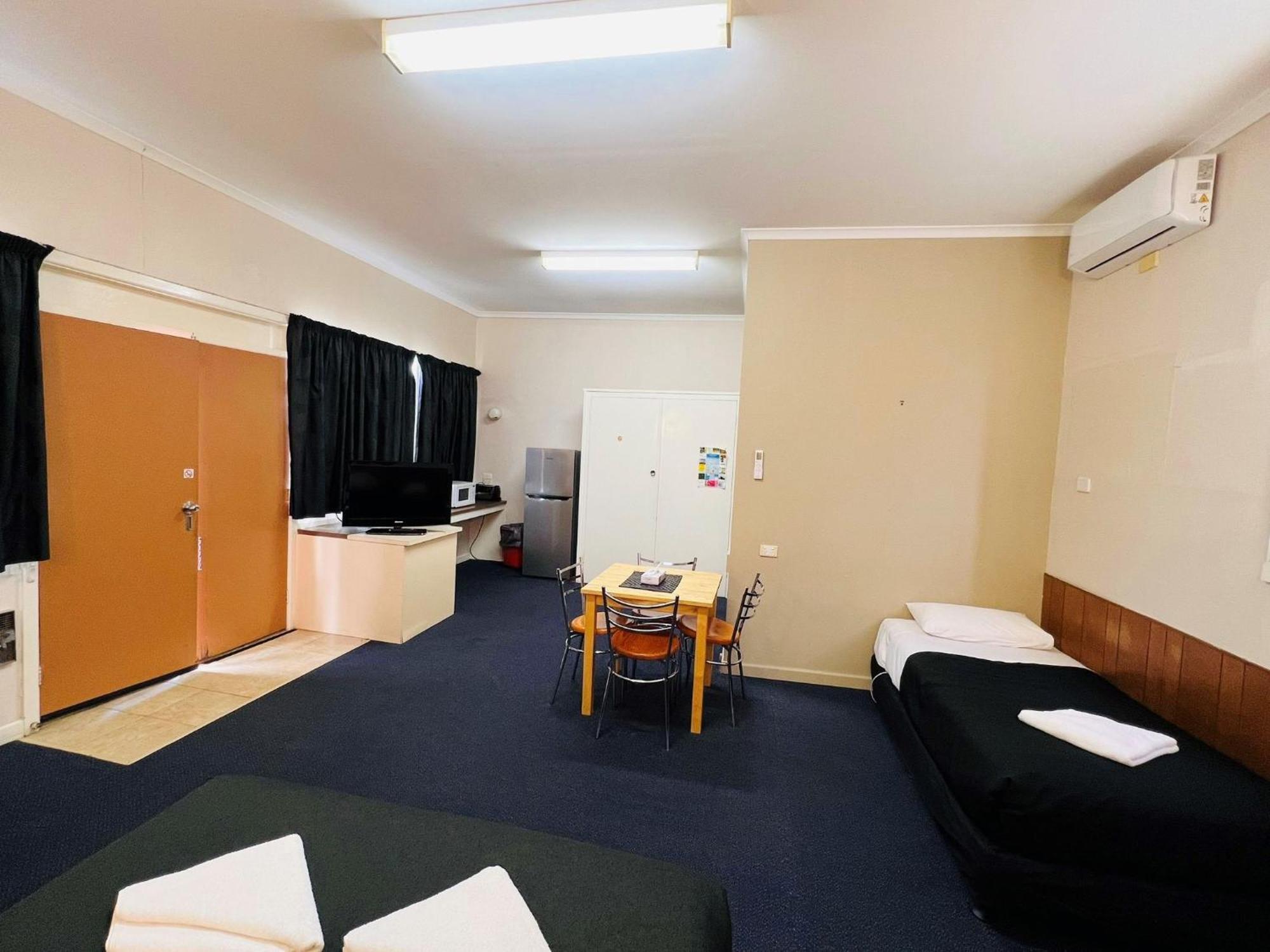 Horsham Motel Bagian luar foto